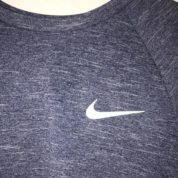 Nike Swim Dri-Fit Men's UPF 40+ Short Sleeve Gray Swim Top T-Shirt Size S NWOT - Picture 3 of 8